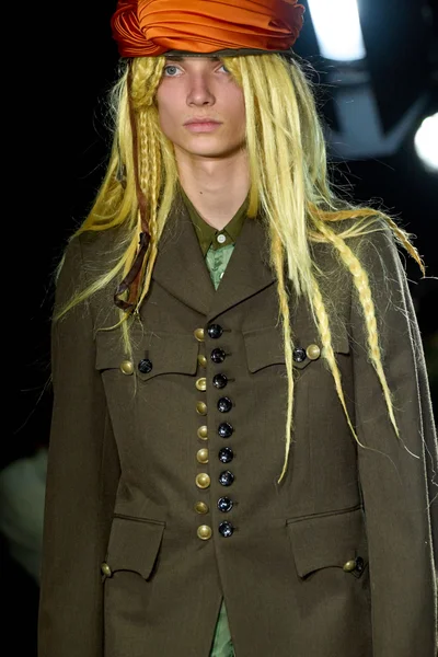 Look 4